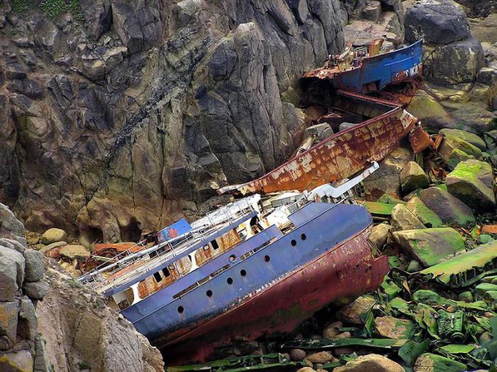 Красивые фотографии умирающих останков кораблей