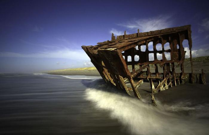 Красивые фотографии умирающих останков кораблей