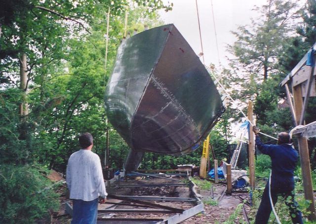 14 лет строил яхту