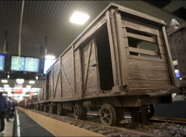 Самый большой в мире поезд из шоколада (14 фото + видео)