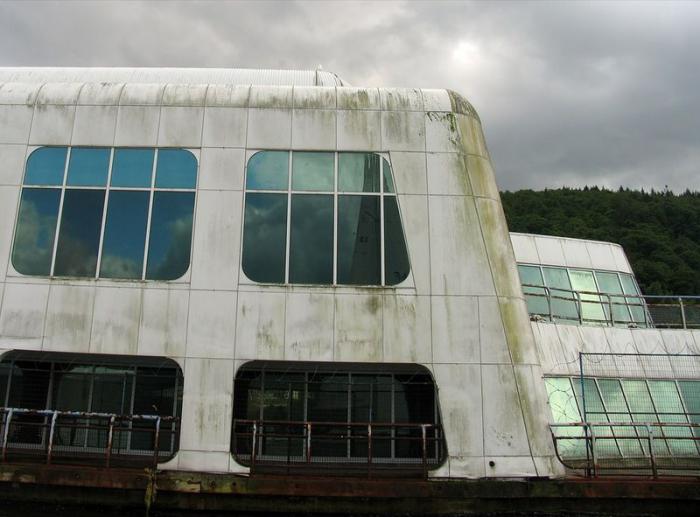 McBarge. Заброшенный МакДональдс на барже, построенный для EXPO 86