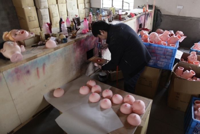 Китайская фабрика секс-игрушек (30 фото)