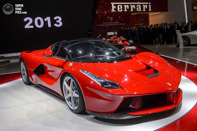 Ferrari LaFerrari: гибридный красный «жеребец»