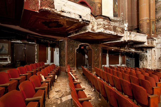 Три самых грандиозных заброшенных кинотеатра Нью-Йорка