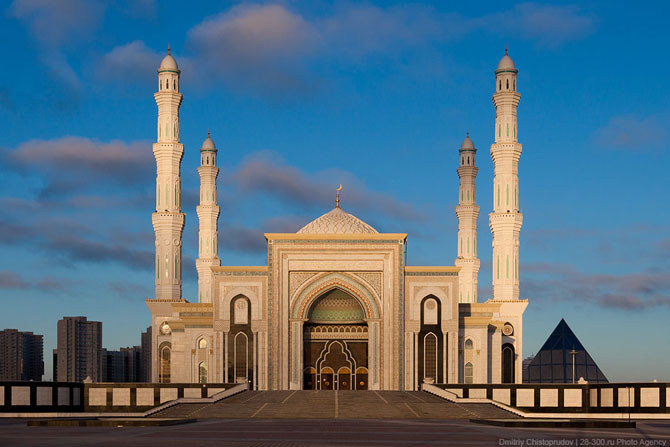 Экскурсия по мечете Хазрет Султан в Астане 