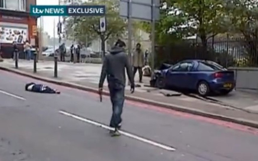 Кровавое убийство в Лондоне: убийцы с тесаками даже не пытались скрыться (7 фото)