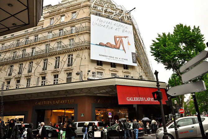 Знаменитая галерея Лафайет в Париже