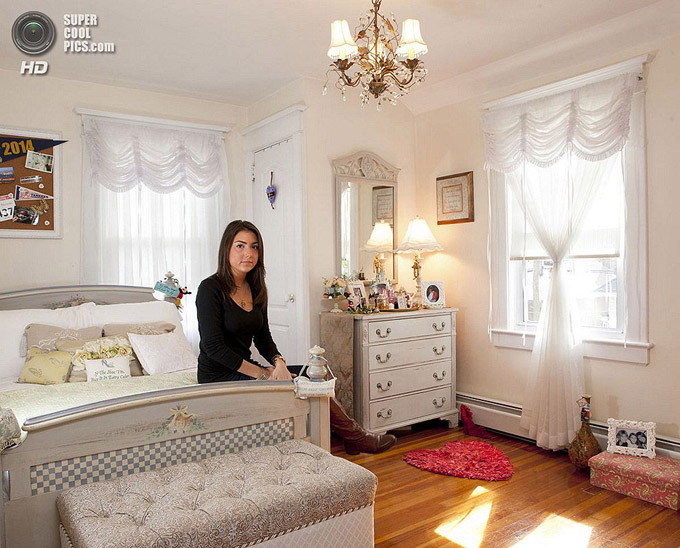 Зеркала и окна: спальни женщин всего мира (39 фото)