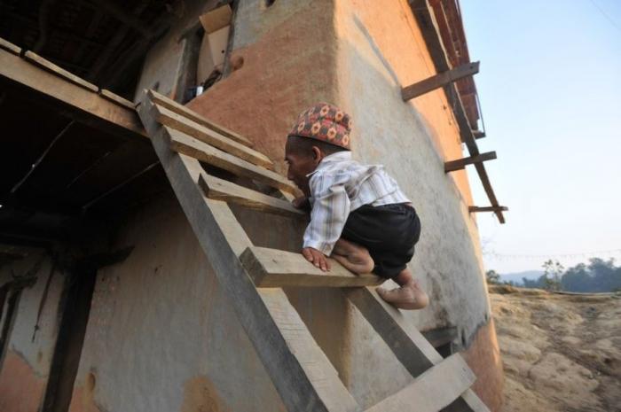 Самый маленький человек найден в непальской деревне (19 фото+видео)