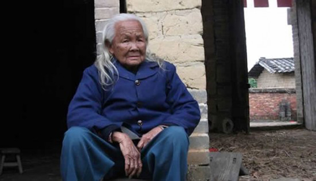 95-летняя китаянка через шесть дней после смерти выбралась из гроба