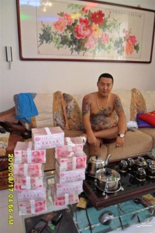 Из жизни китайского братка (23 фото)