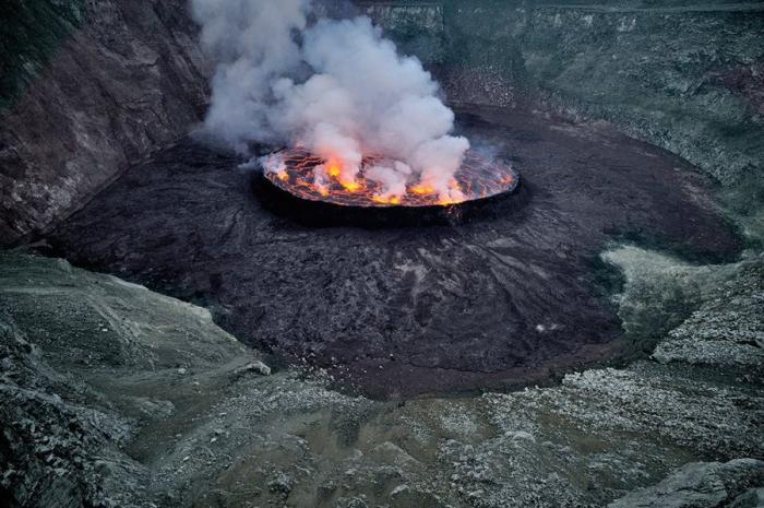 Озеро лавы вулкана Ньирагонго (16 фото + текст)