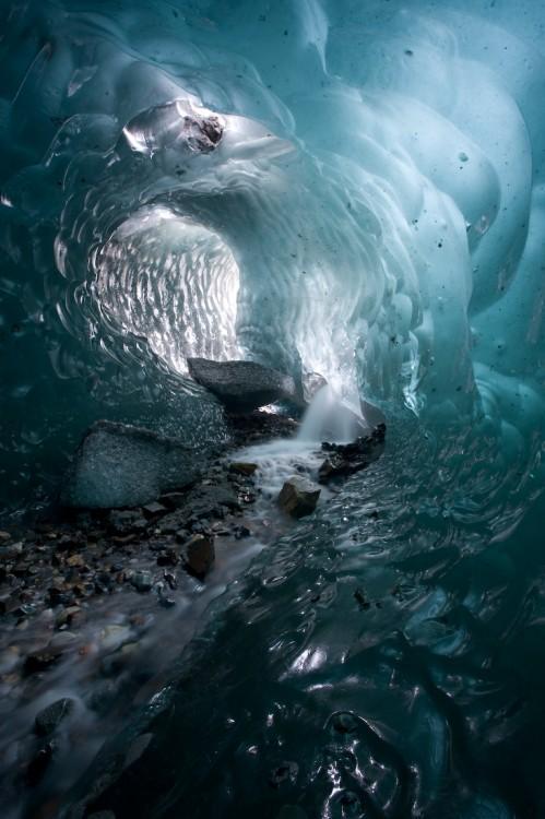 Ледяные пещеры (25 фотографий)