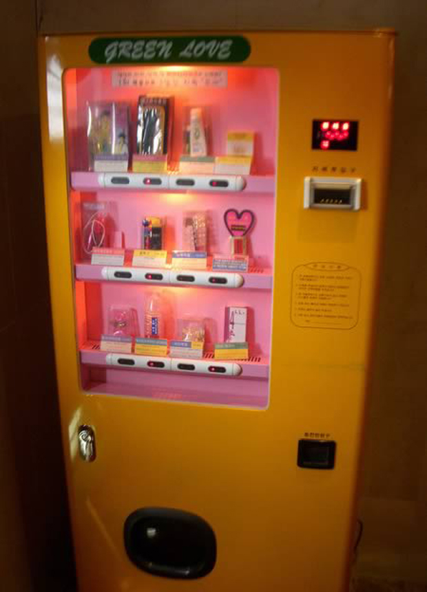 10 самых необычных торговых автоматов (11 фото)