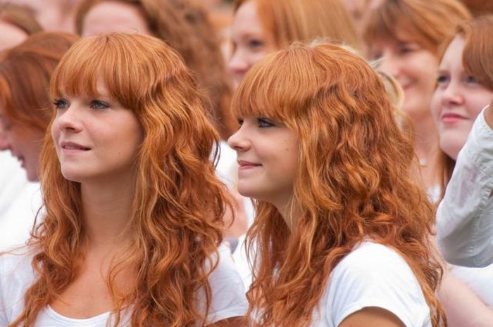 Девушки с огненными волосами