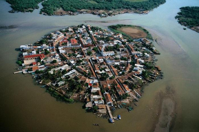 Мескальтитан – город на воде (12 фото)