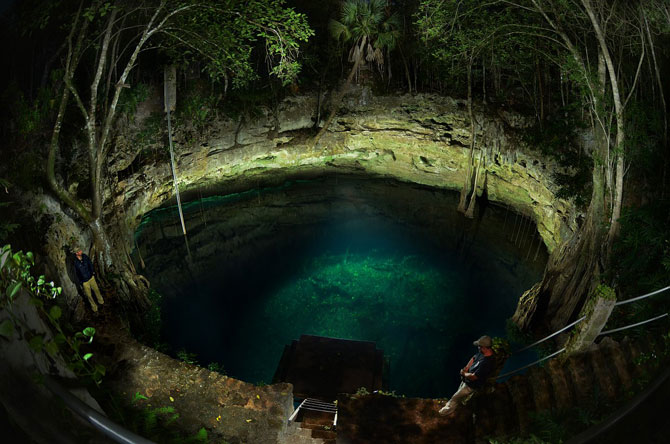 Величественные подводные пещеры