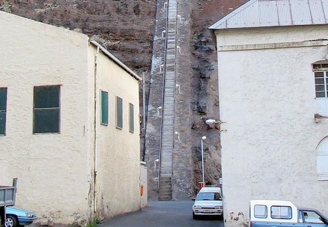 Самая длинная лестница на острове Святой Елены (6 фото)