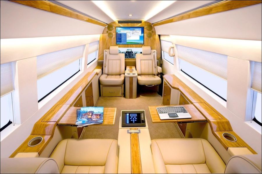 JetVan – микроавтобус с интерьером самолета (23 фото)