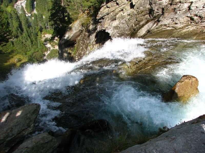 Самый высокий водопад Европы (8 фото)