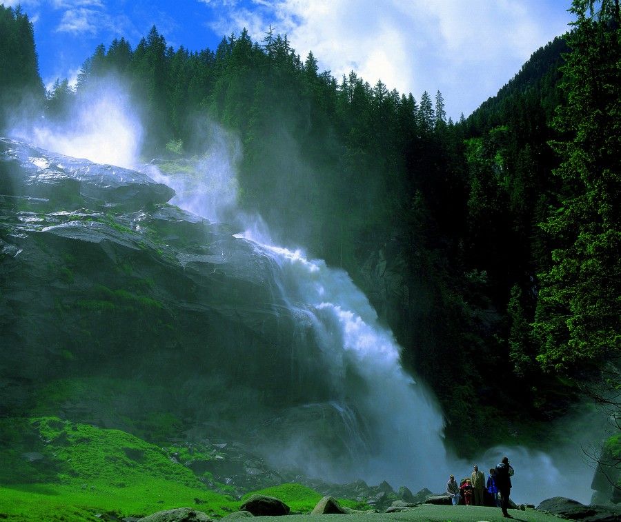 Самый высокий водопад Европы (8 фото)