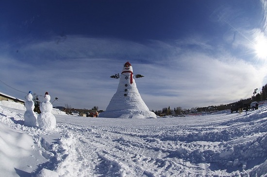 «Olympia SnowWoman» — самый большой снеговик в мире (9 фото)