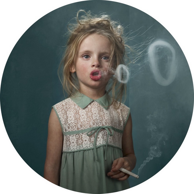 Курящие дети Frieke Janssens (14 фото)