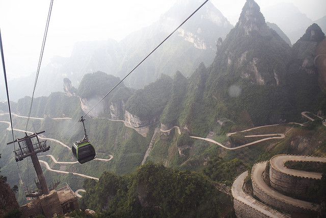Дорога в небеса на горе Тяньмэнь (7 фото + текст)