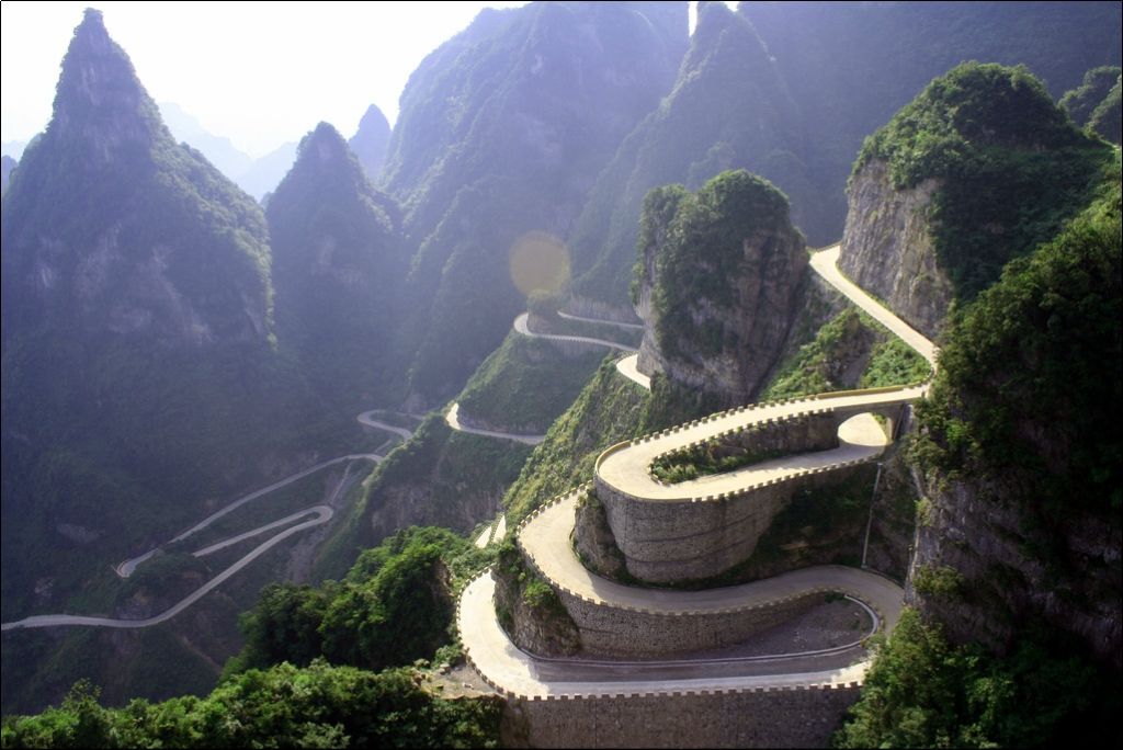 Дорога в небеса на горе Тяньмэнь (7 фото + текст)