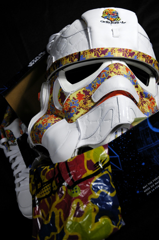 Шлем Star Wars из кроссовок Adidas (7 фото)