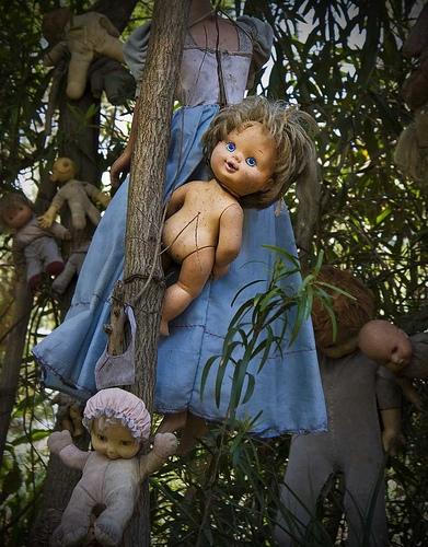 Кладбище кукол