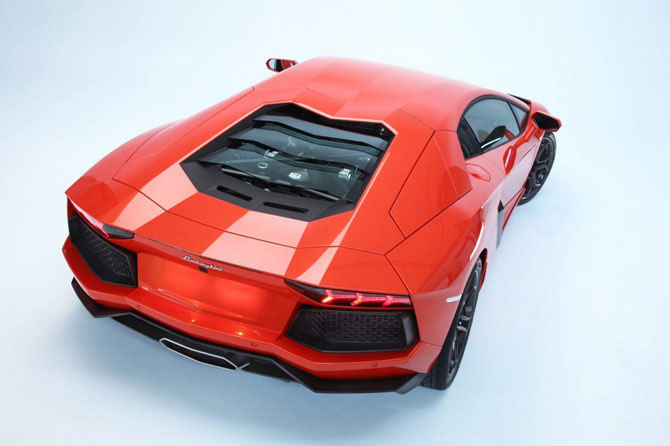 Lamborghini Aventador LP700