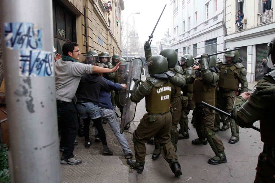 Студенческие протесты в Чили (33 фотографии), photo:21
