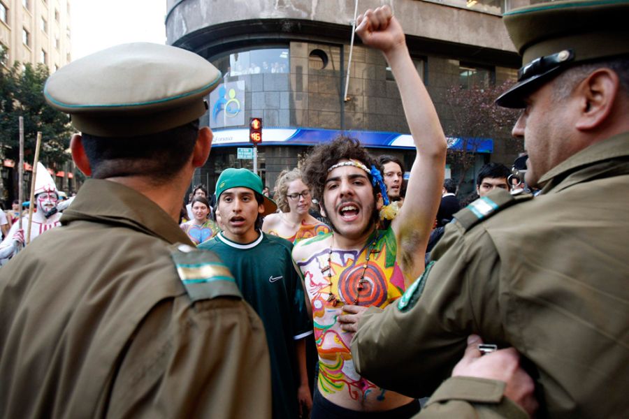 Студенческие протесты в Чили (33 фотографии), photo:28