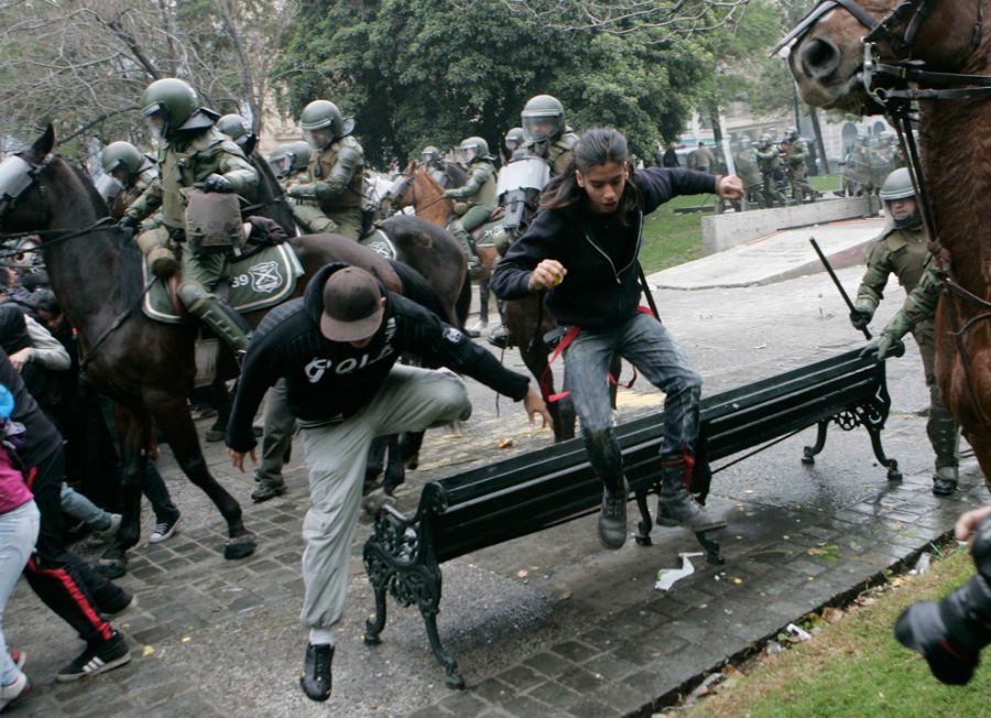 Студенческие протесты в Чили (33 фотографии), photo:29