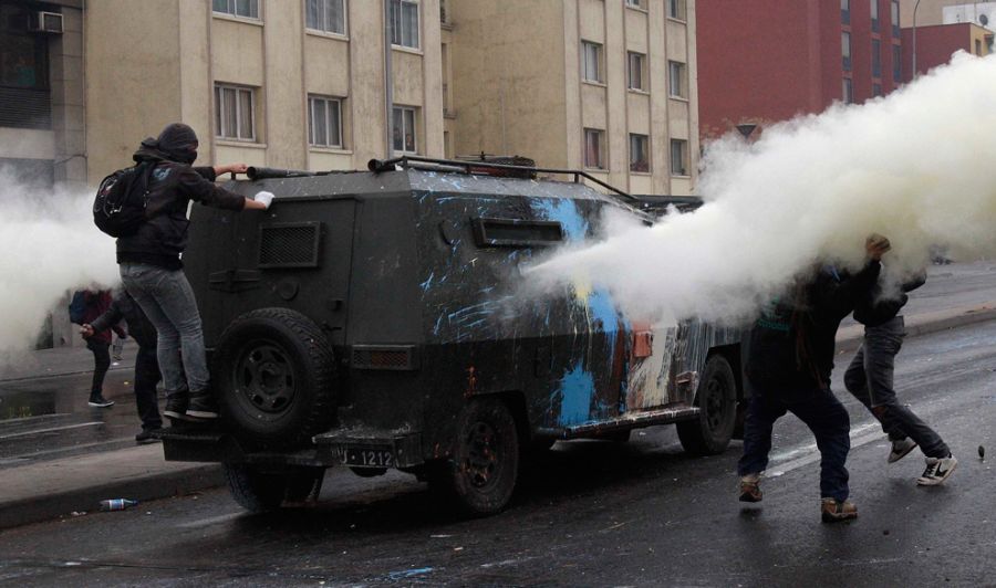 Студенческие протесты в Чили (33 фотографии), photo:30