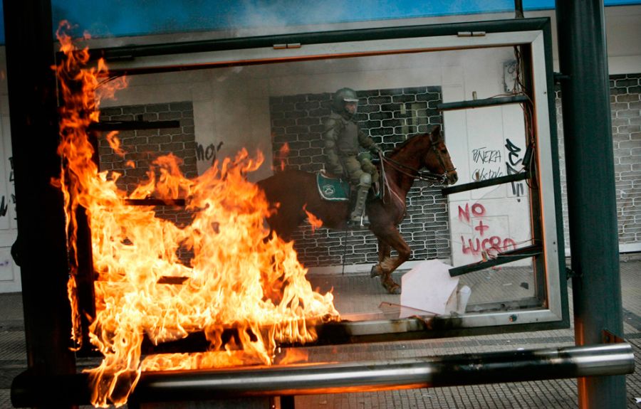 Студенческие протесты в Чили (33 фотографии), photo:32