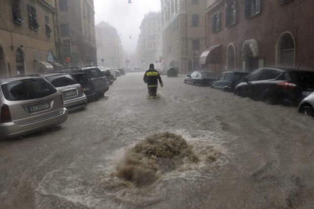 Наводнение в Италии (20 фотографии), photo:13