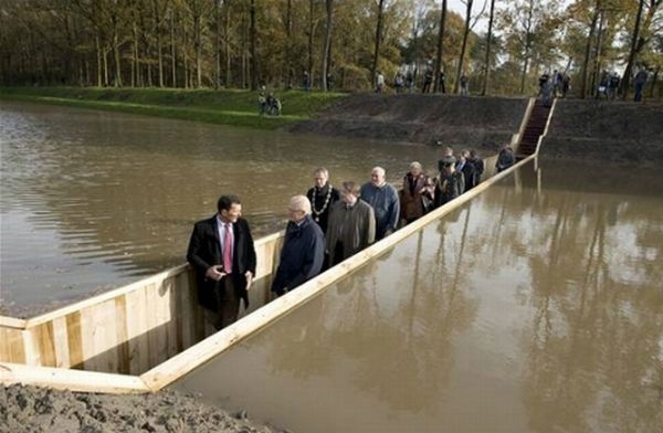 Мост Моисея в Голландии (11 фото)