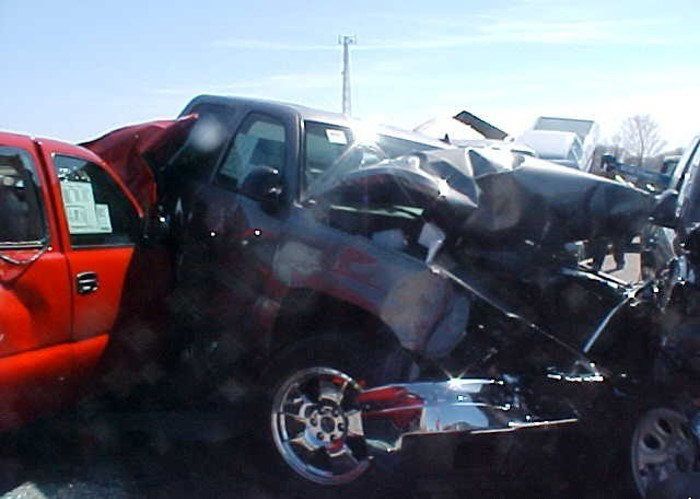 Инцидент на линии погрузки автомобилей (18 фото)