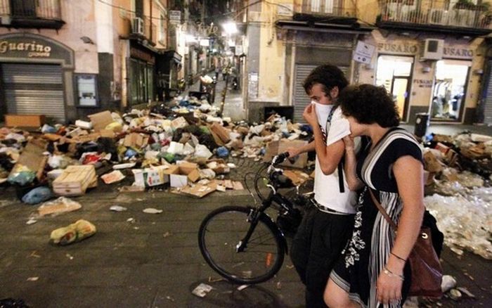 &amp;quot;Мусорный кризис&amp;quot; в Неаполе (13 фото)