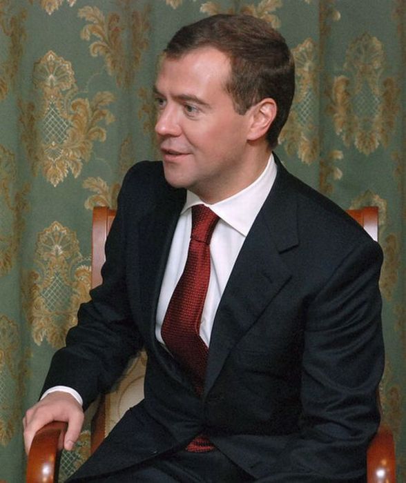 Довольный Медведев (37 фото)