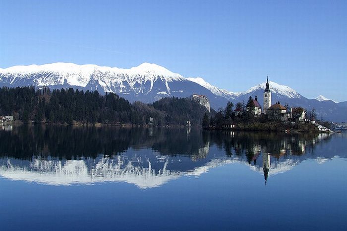 Остров на озере Блед в Словении (13 фото)