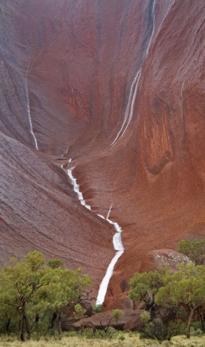 Удивительная скала в Австралии (18 фото)