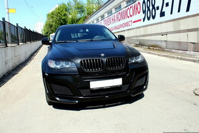 Кожаный BMW X6 в Москве (7 фото)