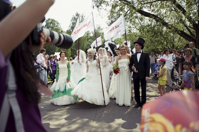 Парад невест в Москве (35 фото)