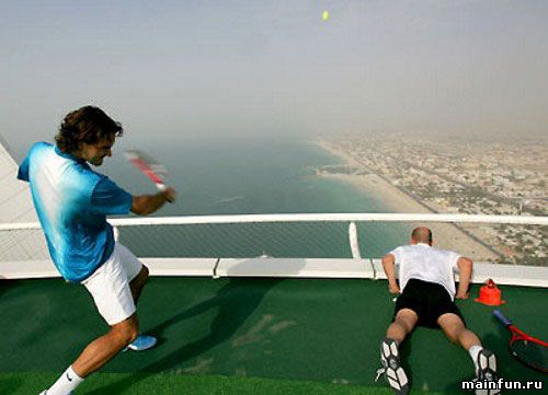 Теннис на высоте 300 метров (13 фото)