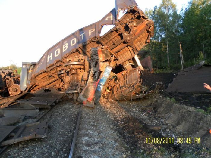 Столкновение поездов в Челябинской области (15 фото)