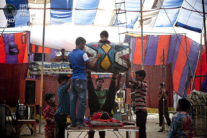 Жизнь в бангладешском цирке