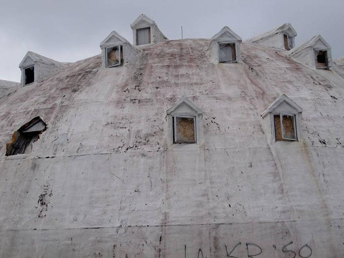 Заброшенный отель иглу на Аляске